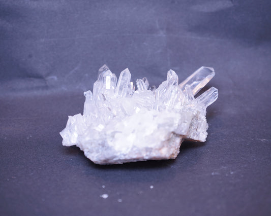 ネパール ガネーシュヒマール産 水晶クラスター