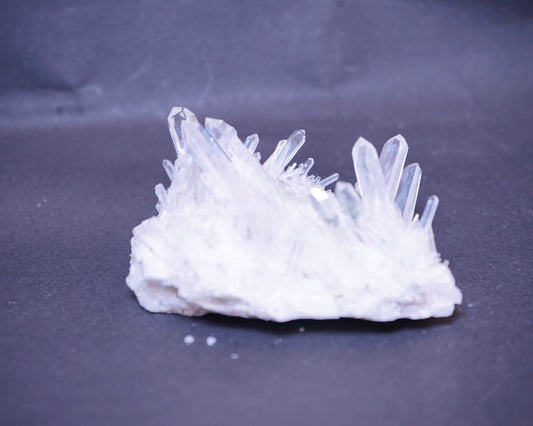 ネパール ガネーシュヒマール産 水晶クラスター