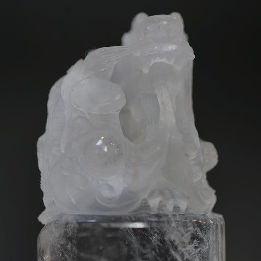 龍彫水晶(右顔)
