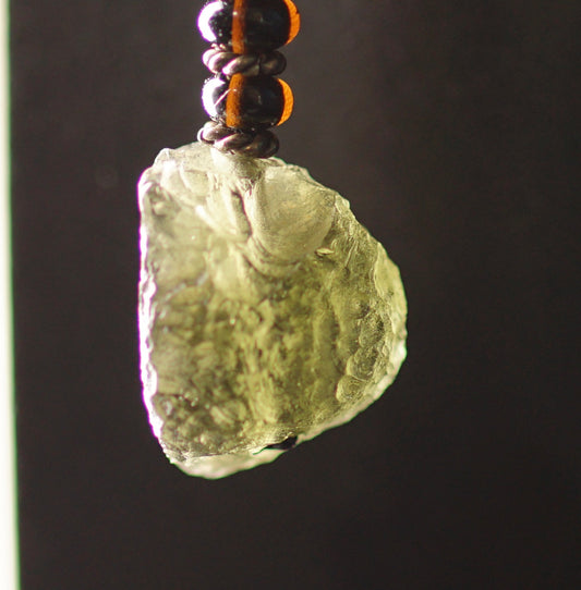 モルダバイト(サンストーン、ムーンストーン、オパール)