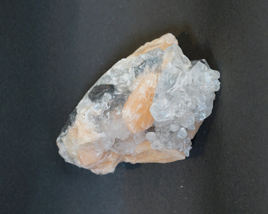 アポフィライト／スティルバイト　共生